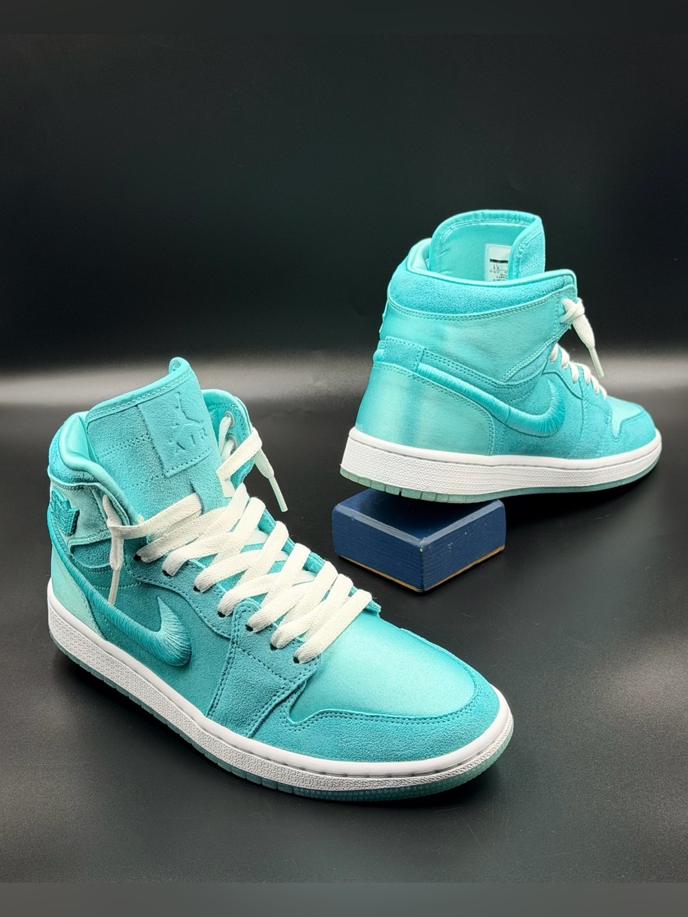 Wmns Air Jordan 1 Retro High 'Season of Her: Aqua' - Picture 6 of 11